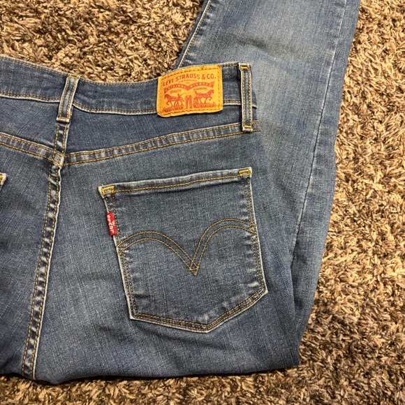 Levi's Women's Classic Midrise Skinny Jeans - Picture 6 of 6